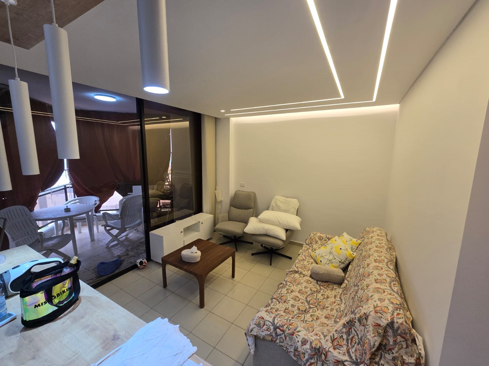 Ref (JK09.C.45)

A 39 m2 chalet in Samaya having an open sea view for sale 

Features:
-Open space
-Kitchen
-1 bedroom
-1 bathroom 
-balcony

Amenities:
- Parking underground 
- Panoramic sea view 

Price: 155000$

Brokerage fees: 2.5 % in case of selling / 1 month rental value in case of rent. 

For more info, kindly contact us on 71 66 55 71 / 71 788 178 or message us on WhatsApp with your full name and the reference number of the property and we will contact you the soonest.

I SOLD is a member of the Real Estate Syndicate of Lebanon (REAL)

I SOLD (Lebanon), Zalka Highway, Zalka 690 Bld. 6th Floor



رسوم الوساطه في حاله البيع ٢٫٥ ٪ وقيمة شهر في حالة الإيجار 

للمزيد من المعلومات، يرجى الاتصال بنا على  (71788178)(96171665571+) أو مراسلتنا على الواتساب مع الإسم الكامل والرقم المرجعي للعقار وسنتواصل معك في أقرب وقت

شركة  ( أي سولد )  عضو في نقابه الوسطاء والاستشاريين العقاريين في لبنان	 